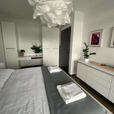 Apartment Eurovea Tower 21p Amazing View Bratislava