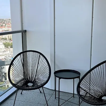 아파트 Eurovea Tower 21p Amazing View *