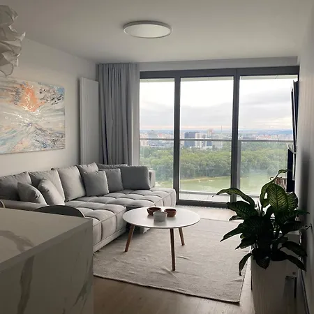 Eurovea Tower 21p Amazing View * 브라티슬라바