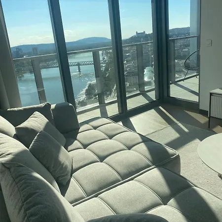 Eurovea Tower 21p Amazing View Μπρατισλάβα